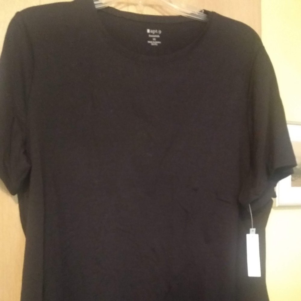 NWT Apt. 9 black tee, 1X